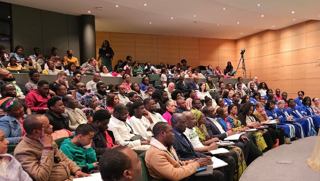 Vue frontale de l'assemblée